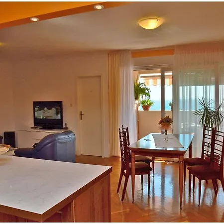 Laura Apartment