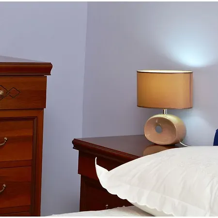 Laura Апартаменты Подстрана